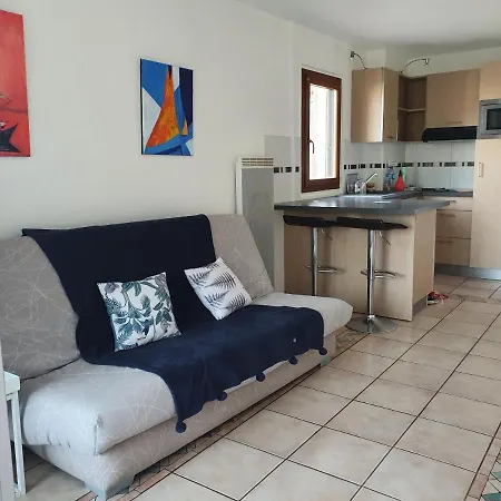 Aigue Marine. Daire *